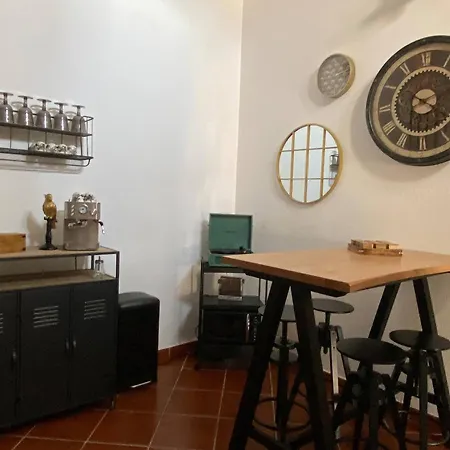Pensión Room In House - Vibrant Stay In Old Town Albufeira