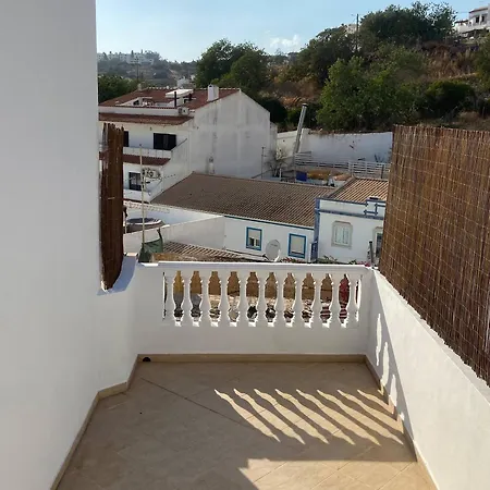 Room In House - Vibrant Stay In Old Town
